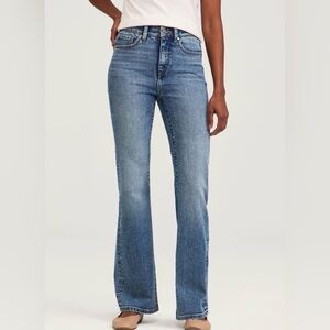 NWT Denver Hayes Women’s Hi-Rise Barely Boot Classic Blue Jeans 8 x 32